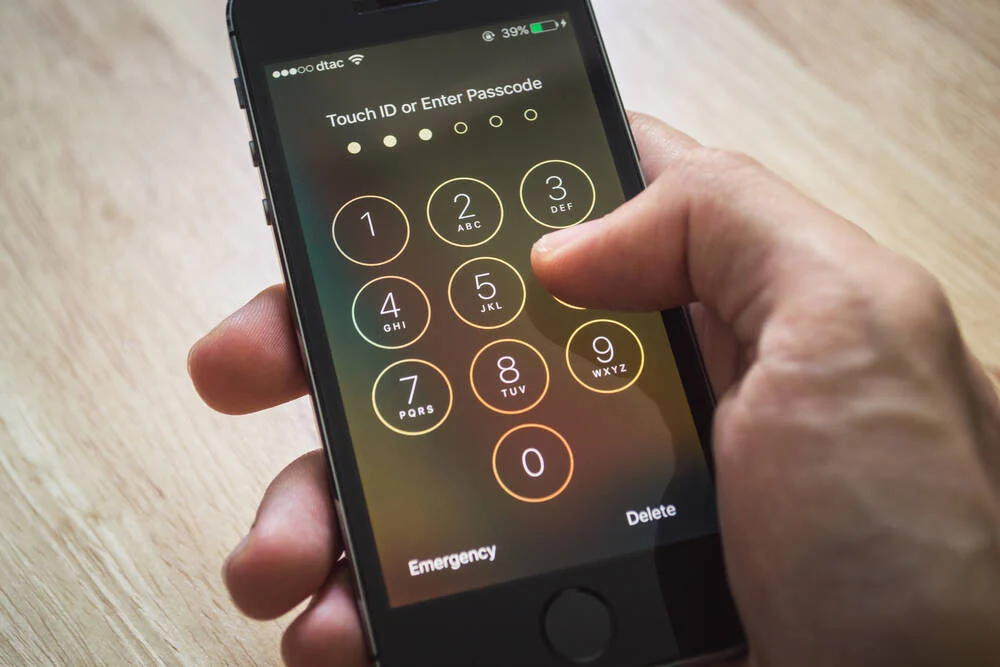 Apple 0-day likely used in spy attacks affected devices as old as iPhone 8
