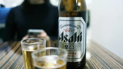 Japan’s Beer Taps Fear Running Dry as Cyberattack on Asahi Disrupts Production