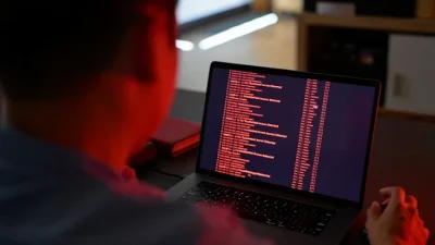 Smishing Triad Linked to 194,000 Malicious Domains in Global Phishing Operation