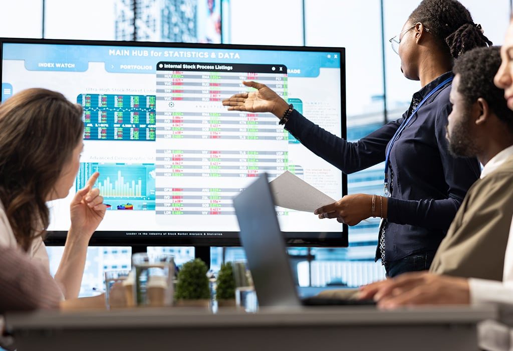 Software-Tracking Database Project Management Plan for Organizational IT Departments